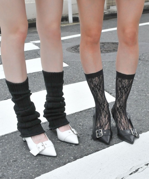 ENVYM（アンビー）の「ベルトポイントミュール（パンプス・レディース・ブラック/ホワイト・22.5cm/23.5cm/24.5cm）」の14枚目の写真