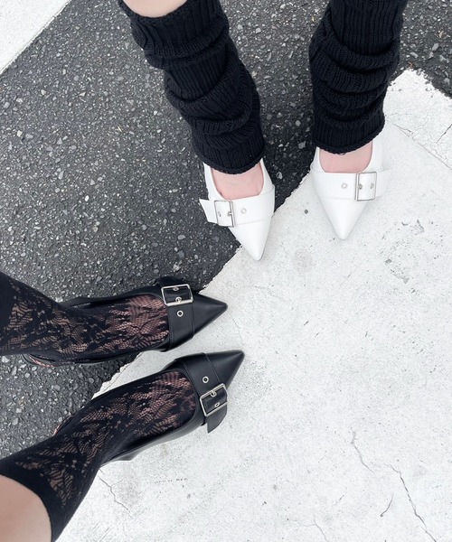 ENVYM（アンビー）の「ベルトポイントミュール（パンプス・レディース・ブラック/ホワイト・22.5cm/23.5cm/24.5cm）」の13枚目の写真