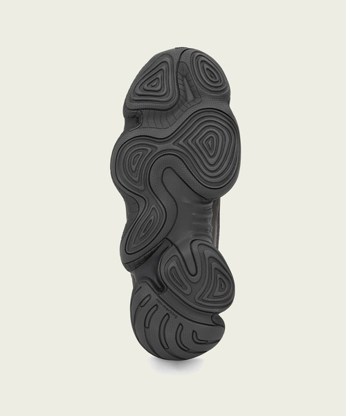 adidas(アディダス)の「YEEZY 500 UTILITY BLACK(スニーカー・メンズ・ブラック×ブラック・22.5cm/23.5cm/24.5cm/25.5cm/26.5cm/27.5cm/28.5cm/30.0cm/31cm/23.0cm/24.0cm/25.0cm/26.0cm/27.0cm/28.0cm/29.0cm/22.0cm)」の5枚目の写真