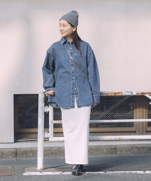 Levi's(リーバイス)の「《追加》別注【LEVI'S(R)/リーバイス(R)】THE EVERYDAY SHIRTS:シャツ(シャツ/ブラウス・レディース・ブルー・X-SMALL/MEDIUM)」の4枚目の写真