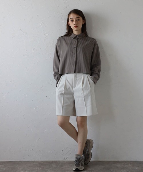MINERTE(ミネルテ)の「【MINERTE】cropped stripe shirt / クロップドストライプシャツ(シャツ/ブラウス・レディース・ライトブラック/グレイッシュベージュ・FREE)」の12枚目の写真