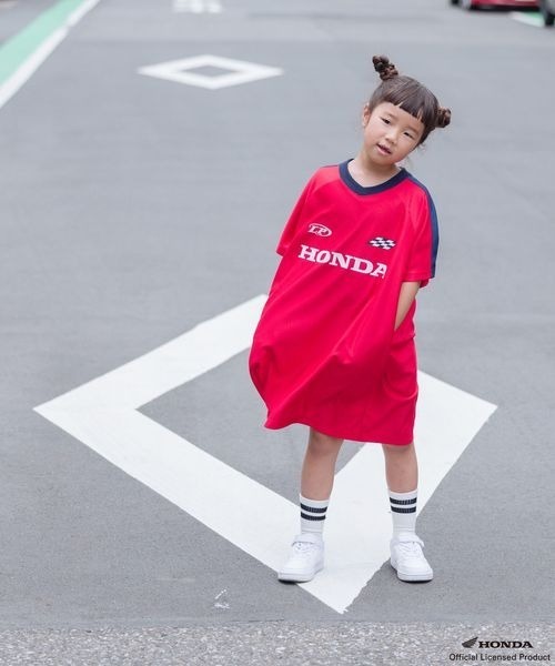 LOWRYS FARM（ローリーズファーム）の「ＨＯＮＤＡカットワンピースＳＳ　135690（ワンピース・キッズ・ブラック/オフホワイト/レッド・110cm/120cm/130cm/140cm/150cm）」の3枚目の写真