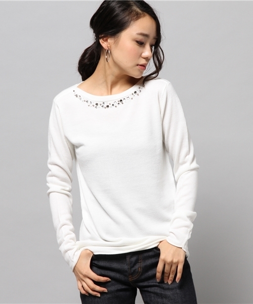 AZUL by moussy(アズールバイマウジー)の「FCTボートネックビジュー長袖PO(ニット/セーター・レディース・トップグレー/ホワイト系その他/ブラック/オフホワイト・MEDIUM/SMALL/LARGE/X-LARGE)」の15枚目の写真