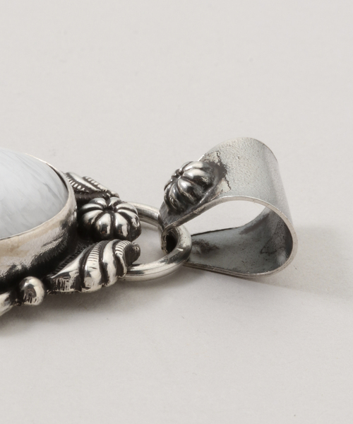 Spick & Span（スピックアンドスパン）の「ERICKA NICOLAS BEGAY