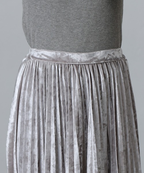 COLONY 2139(コロニートゥーワンスリーナイン)の「クラッシュベロアプリーツスカート(スカート・レディース・チャコールグレー/シルバー/ブラック・FREE)」の7枚目の写真
