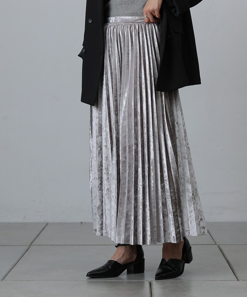 COLONY 2139(コロニートゥーワンスリーナイン)の「クラッシュベロアプリーツスカート(スカート・レディース・チャコールグレー/シルバー/ブラック・FREE)」の19枚目の写真