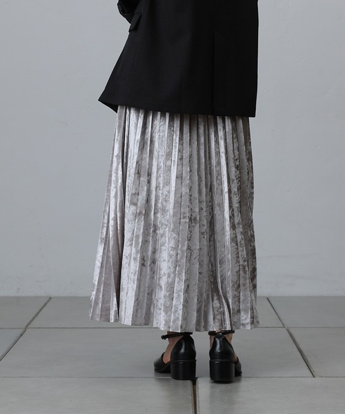 COLONY 2139(コロニートゥーワンスリーナイン)の「クラッシュベロアプリーツスカート(スカート・レディース・チャコールグレー/シルバー/ブラック・FREE)」の21枚目の写真