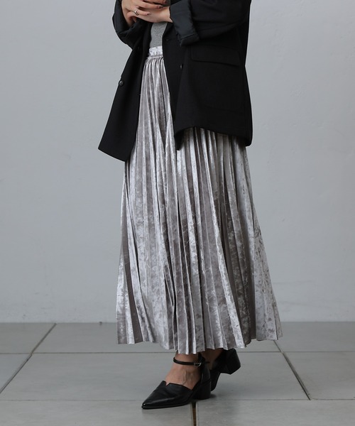COLONY 2139(コロニートゥーワンスリーナイン)の「クラッシュベロアプリーツスカート(スカート・レディース・チャコールグレー/シルバー/ブラック・FREE)」の22枚目の写真