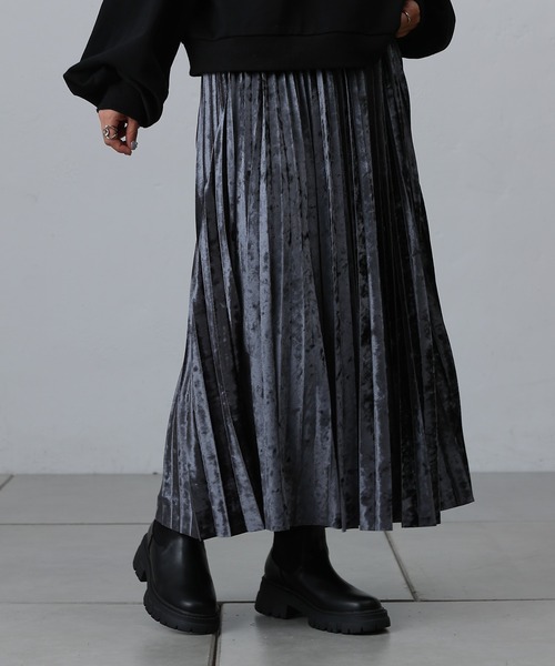 COLONY 2139(コロニートゥーワンスリーナイン)の「クラッシュベロアプリーツスカート(スカート・レディース・チャコールグレー/シルバー/ブラック・FREE)」の11枚目の写真