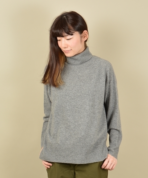 SHIPS Days（シップスデイズ）の「SHIPS Days: ウォッシャブル カシミヤ タートルネックプルオーバー◇（ニット/セーター・レディース・ホワイト/グレー/ネイビー/ダークネイビー・S～Ｍ/M～Ｌ）」の3枚目の写真