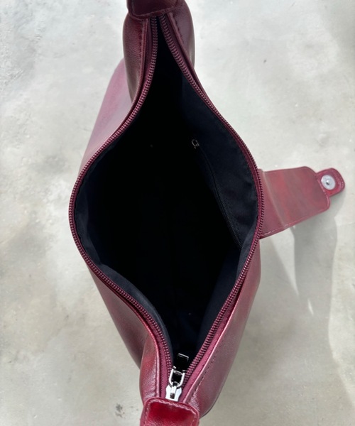 SHAGGIE（シャギー）の「【レビュー評価★5】スタッズ付き2WAYバッグ（ショルダーバッグ・レディース・ホワイト/ブラック/レッド/ブラウン・FREE）」の21枚目の写真