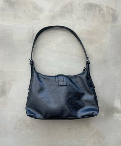 SHAGGIE（シャギー）の「【レビュー評価★5】スタッズ付き2WAYバッグ（ショルダーバッグ・レディース・ホワイト/ブラック/レッド/ブラウン・FREE）」の10枚目の写真