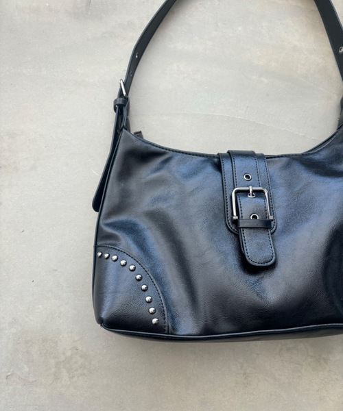 SHAGGIE（シャギー）の「【レビュー評価★5】スタッズ付き2WAYバッグ（ショルダーバッグ・レディース・ホワイト/ブラック/レッド/ブラウン・FREE）」の8枚目の写真