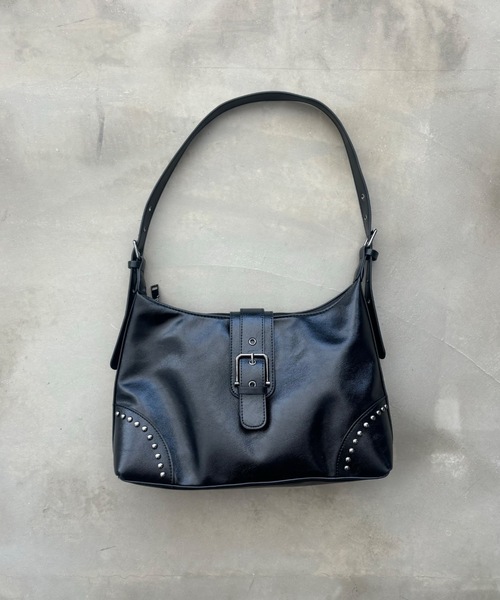 SHAGGIE（シャギー）の「【レビュー評価★5】スタッズ付き2WAYバッグ（ショルダーバッグ・レディース・ホワイト/ブラック/レッド/ブラウン・FREE）」の6枚目の写真