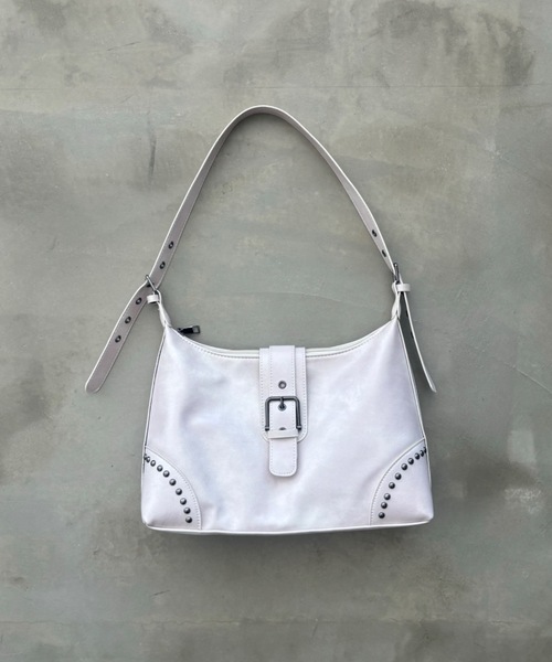 SHAGGIE（シャギー）の「【レビュー評価★5】スタッズ付き2WAYバッグ（ショルダーバッグ・レディース・ホワイト/ブラック/レッド/ブラウン・FREE）」の12枚目の写真
