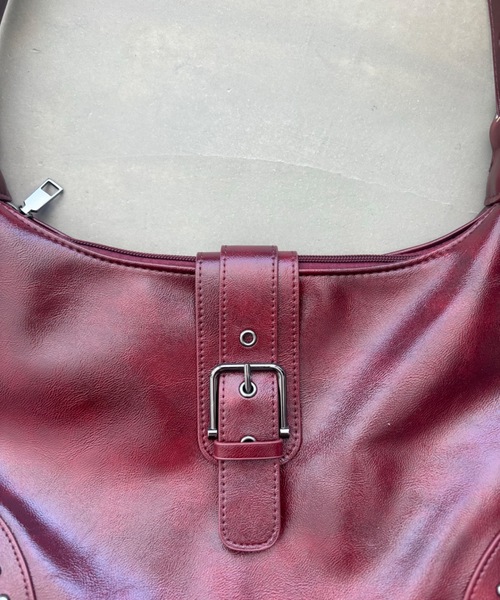 SHAGGIE（シャギー）の「【レビュー評価★5】スタッズ付き2WAYバッグ（ショルダーバッグ・レディース・ホワイト/ブラック/レッド/ブラウン・FREE）」の20枚目の写真