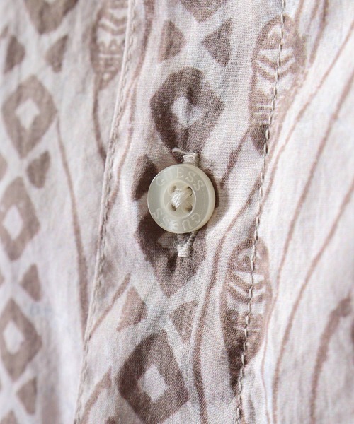 Guess(ゲス)の「GUESS LS COLLINS AOP SHIRT シャツ(シャツ/ブラウス・メンズ・ベージュ・M/L/S)」の16枚目の写真