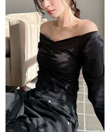 デコルテギャザーカットトップス