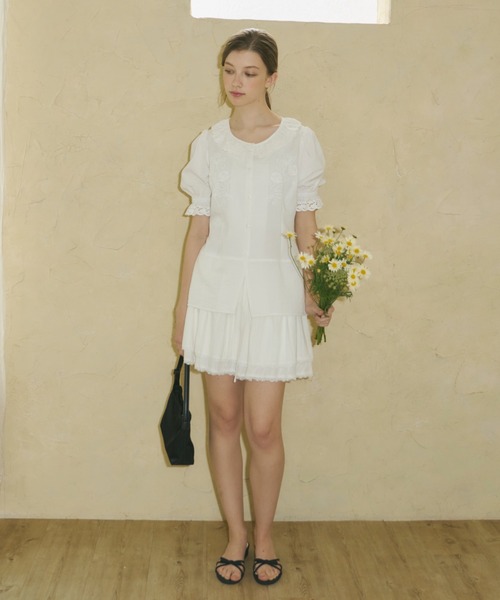 GIUNON（ジウノン）の「embroidery frill puff blouse / エンブロイダリーフリルパフブラウス（シャツ/ブラウス・レディース・ブラック/ホワイト・FREE）」の3枚目の写真