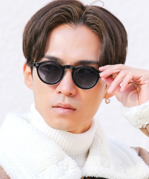 LUXSTYLE(ラグスタイル)の「調光機能付きUVカット六角形サングラス(サングラス・メンズ・ブラック×ブルー/ブラック×グレー/ブラック/ブラウン・FREE)」の5枚目の写真