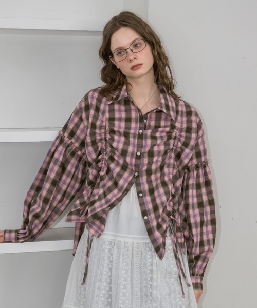 idem(イデム)の「drawstring over shirt/ドロストデザインシャツ(シャツ/ブラウス・レディース・オフホワイト/ピンク・FREE)」の2枚目の写真