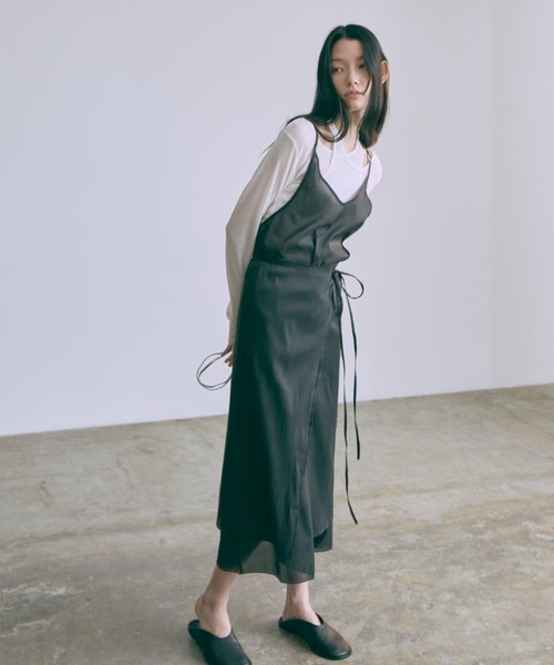 EN NEUME（エンノイム）の「Faux Layer Sheer Ribbed Top（Tシャツ/カットソー・レディース・ブラック/杢グレー/イエロー/ホワイト・FREE）」の19枚目の写真