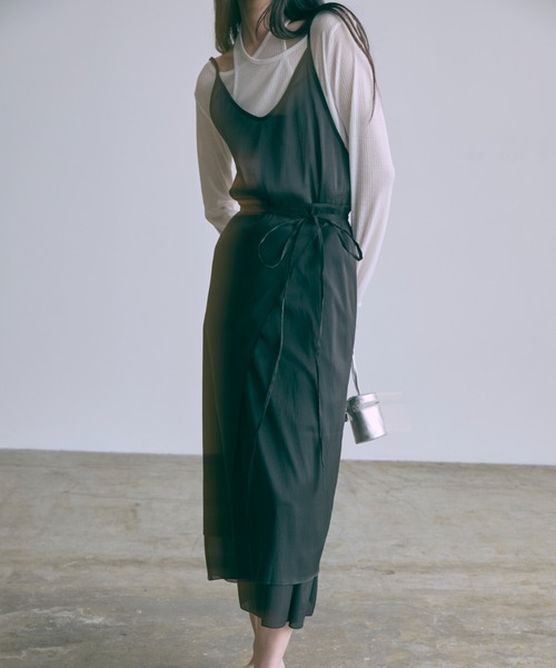 EN NEUME（エンノイム）の「Faux Layer Sheer Ribbed Top（Tシャツ/カットソー・レディース・ブラック/杢グレー/イエロー/ホワイト・FREE）」の18枚目の写真