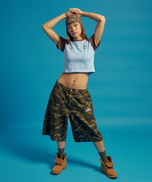 SEQUENZ(シークエンズ)の「【SEQUENZ(シークエンズ)】SQNZ GRAPHIC BABE TEE / Tシャツ 半袖 クルーネック ショート丈 短丈(Tシャツ/カットソー・レディース・ネイビー/ブラウン/サーモンピンク/ホワイト/ブラック系その他/ブラック・FREE)」の16枚目の写真