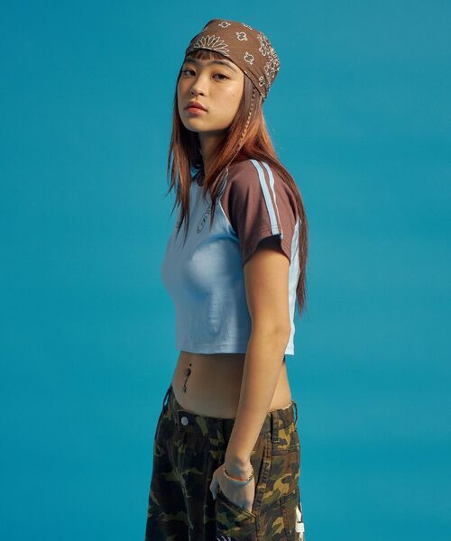 SEQUENZ(シークエンズ)の「【SEQUENZ(シークエンズ)】SQNZ GRAPHIC BABE TEE / Tシャツ 半袖 クルーネック ショート丈 短丈(Tシャツ/カットソー・レディース・ネイビー/ブラウン/サーモンピンク/ホワイト/ブラック系その他/ブラック・FREE)」の19枚目の写真