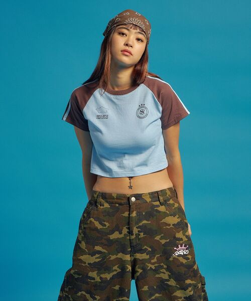 SEQUENZ(シークエンズ)の「【SEQUENZ(シークエンズ)】SQNZ GRAPHIC BABE TEE / Tシャツ 半袖 クルーネック ショート丈 短丈(Tシャツ/カットソー・レディース・ネイビー/ブラウン/サーモンピンク/ホワイト/ブラック系その他/ブラック・FREE)」の20枚目の写真