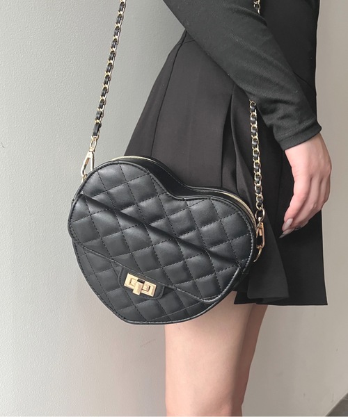 one wayザッカ（ワンウェイザッカ）の「ハートキルティングチェーンバック（ショルダーバッグ・レディース・ブラック/レッド/アイボリー・FREE）」の2枚目の写真