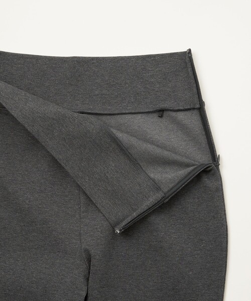 EMMEL REFINES（エメルリファインズ）の「＜EMMEL REFINES＞EM カプリパンツ ダークグレー（その他パンツ・レディース・ダークグレー・S/M）」の14枚目の写真