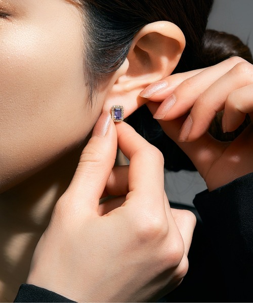 Jewel closet by L&Co.(ジュエルクローゼットバイエルアンドコー)の「K18 ダイヤモンド ヘイロー/取り巻き カラーストーン ピアス 4x6(ピアス(両耳用)・レディース・ネイビー/クリアブラウン/ワインレッド/モスグリーン/ダークブルー/ロイヤルブルー・FREE)」の14枚目の写真
