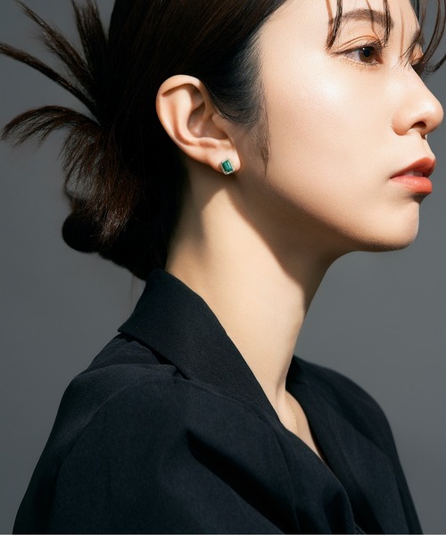 Jewel closet by L&Co.(ジュエルクローゼットバイエルアンドコー)の「K18 ダイヤモンド ヘイロー/取り巻き カラーストーン ピアス 4x6(ピアス(両耳用)・レディース・ネイビー/クリアブラウン/ワインレッド/モスグリーン/ダークブルー/ロイヤルブルー・FREE)」の19枚目の写真