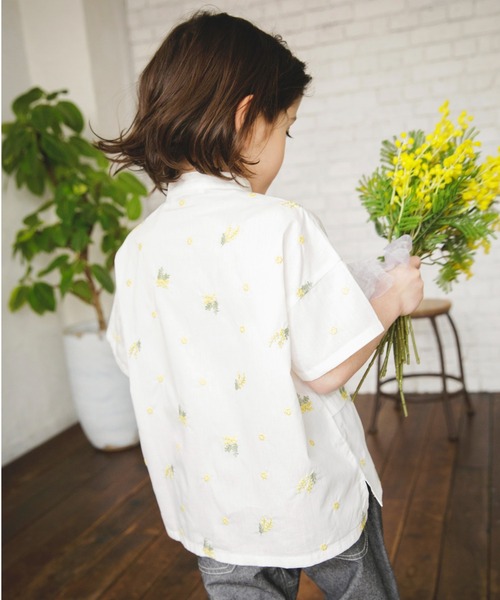 BRANSHES（ブランシェス）の「【おそろい】ミモザ刺繍5分袖シャツ（シャツ/ブラウス・キッズ・ブルー/オフホワイト・150/120/140/130/110/90/100/80）」の3枚目の写真