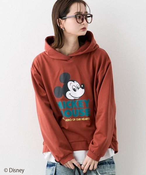 Disney（ディズニー）の「【販売終了】【Disney】いろいろキャラクターフード付トレーナー(親子おそろいコーデ可）（スウェット・レディース・オフホワイト/テラコッタ/ブラック・5L～6L/L～LL/3L～4L）」の3枚目の写真