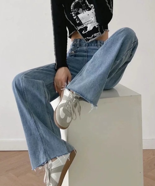 ampm(エーエムピーエム)の「※ハイウエスト切りっぱなしデニムストレートパンツ(デニムパンツ・レディース・ブルー・L/M/S)」の8枚目の写真