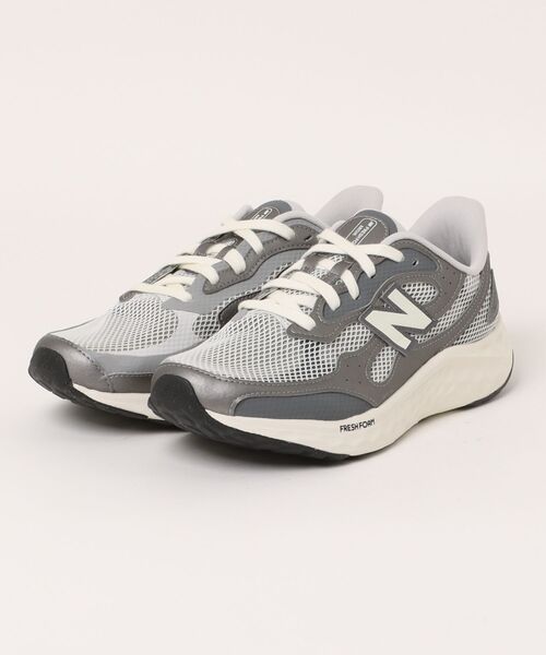 EU,US NEW BALANCE(イーユーユーエスニューバランス)の「【New Balance/ニューバランス】Fresh Foam Arishi v4(スニーカー・メンズ・ホワイト/グレー・27.0cm/26.0cm/28.0cm)」の2枚目の写真