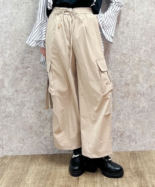 axes femme(アクシーズファム)の「BIGポケットカーゴパンツ(カーゴパンツ・レディース・カーキ/ブラック/ベージュ・FREE)」の1枚目の写真
