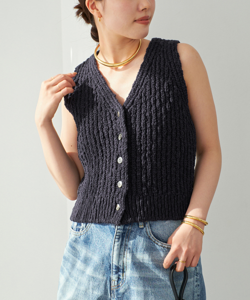 plage(プラージュ)の「COTTON SLUB KNIT ベスト(ベスト・レディース・ネイビー/アイボリー・FREE)」の2枚目の写真