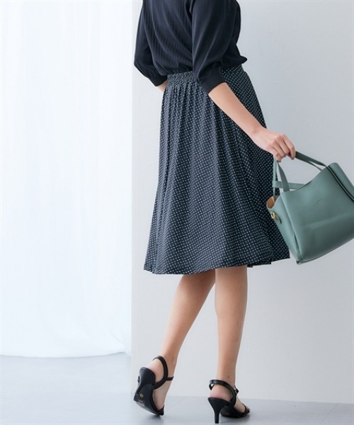 7days Life Styling（セブンデイズライフスタイリング）の「カットソー素材フレアスカート（裏地付）<大きいサイズ有>（スカート・レディース・ブラック/ブラック系2/ベージュ系1/ブラック系1・S/M/L/LL/3L）」の3枚目の写真