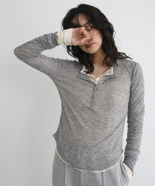 hellam(へラム)の「ヘンリーネックシアートップス(Tシャツ/カットソー・レディース・杢グレー/ピンク/アイボリー/ブラック・FREE)」の5枚目の写真