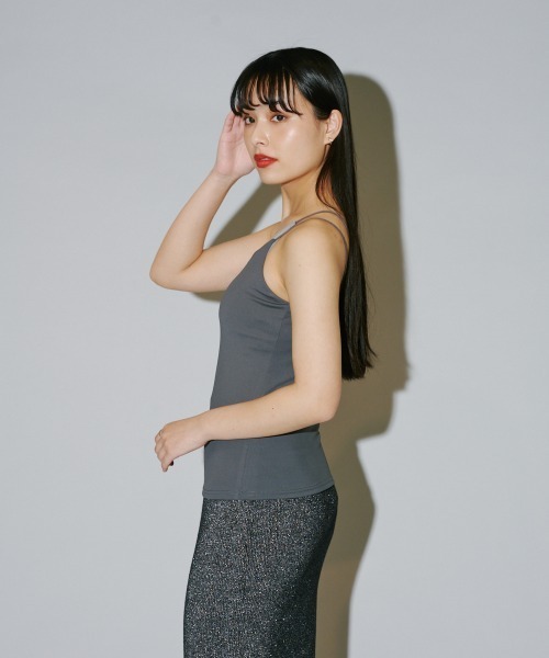 terrace(テラス)の「カップ付きスムースインナーキャミソール (カップ取り外し可能)(キャミソール・レディース・ブラック/チャコールグレー/オフホワイト・MEDIUM)」の18枚目の写真