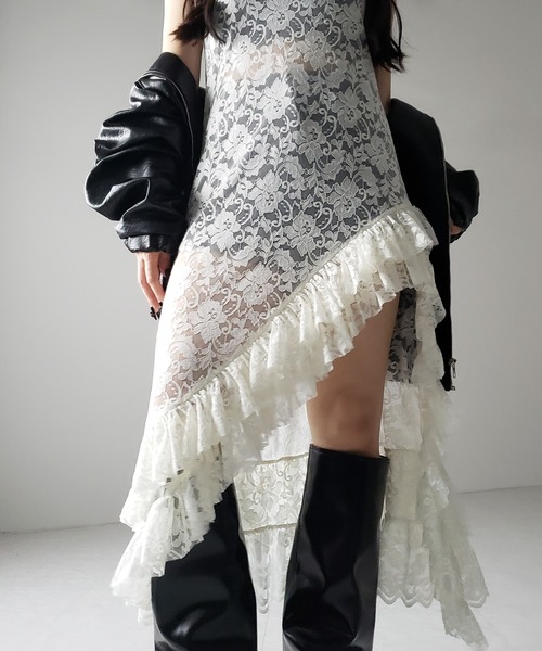 me+em select(ミームセレクト)の「※【 2color 】アシンメトリーフリルレイヤードレースキャミワンピース / asymmetry frill layered lace cami onepiece(ワンピース・レディース・ブラック/アイボリー・FREE)」の17枚目の写真