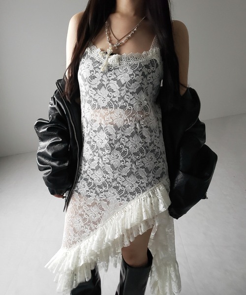 me+em select(ミームセレクト)の「※【 2color 】アシンメトリーフリルレイヤードレースキャミワンピース / asymmetry frill layered lace cami onepiece(ワンピース・レディース・ブラック/アイボリー・FREE)」の22枚目の写真