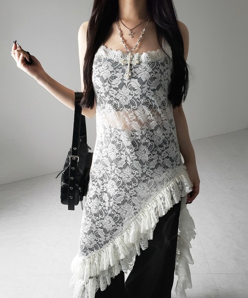 me+em select(ミームセレクト)の「※【 2color 】アシンメトリーフリルレイヤードレースキャミワンピース / asymmetry frill layered lace cami onepiece(ワンピース・レディース・ブラック/アイボリー・FREE)」の4枚目の写真