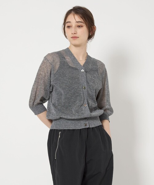 UNITED ARROWS(ユナイテッドアローズ)の「シアー Vネック カーディガン 5SL(カーディガン/ボレロ・レディース・グレー/ライトピンク/ブラック/ナチュラル/ホワイト・FREE)」の20枚目の写真