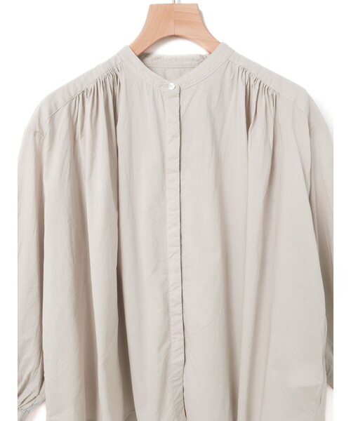 MidiUmi(ミディウミ)の「MidiUmi ギャザーワイドシャツ(シャツ/ブラウス・レディース・ブラック/ホワイト系その他/オフホワイト/サックスブルー/ブルー/ライトグレー・FREE)」の8枚目の写真