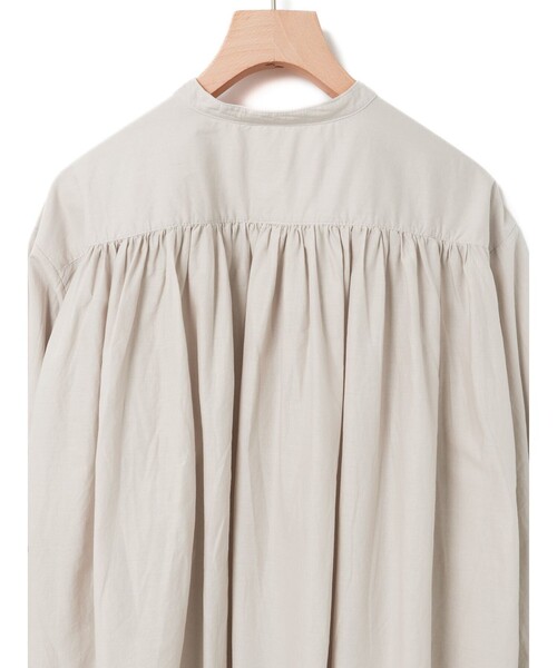 MidiUmi(ミディウミ)の「MidiUmi ギャザーワイドシャツ(シャツ/ブラウス・レディース・ブラック/ホワイト系その他/オフホワイト/サックスブルー/ブルー/ライトグレー・FREE)」の13枚目の写真