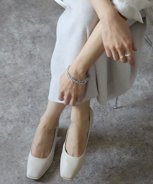 SHE HER HER HERS(シーハーハーハーズ)の「スクエアトゥチャンキーヒールパンプス(パンプス・レディース・アイボリー/ブラック・36/37/38/39)」の16枚目の写真